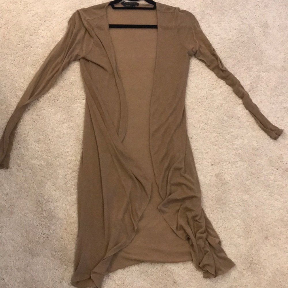 Light weight cardigan. Brown. Long sleeve